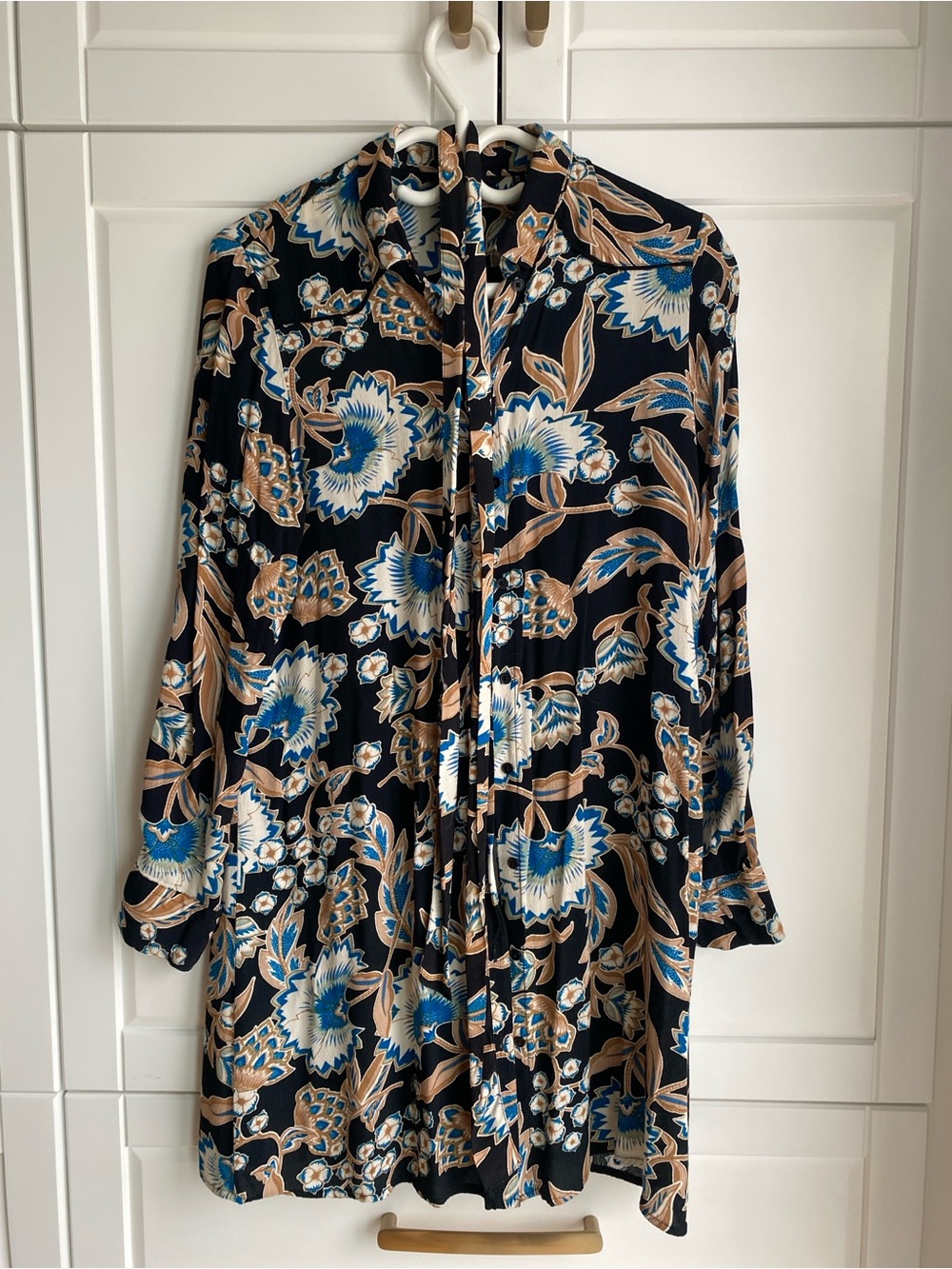 Vero Moda Black Floral Tie-Neck Long Sleeve Dress with Blue and Tan Accents